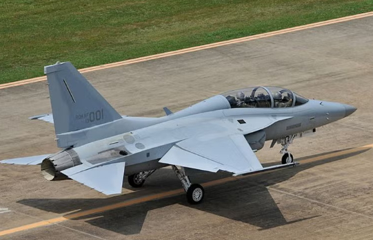 한국산 FA-50 경공격기: 왜 동남아/남미 국가들이 F-16 대신 FA-50을 선택하는가?