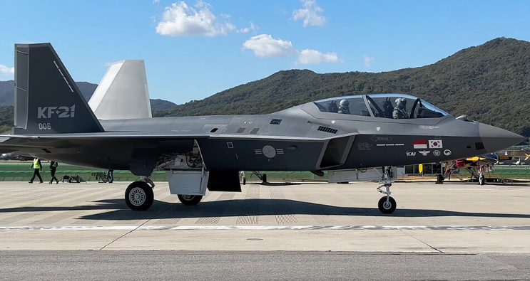 KF-21 논쟁: ‘4.5세대인가, 5세대 문턱인가?’ – 해외 전문가들의 첨예한 시선 분석